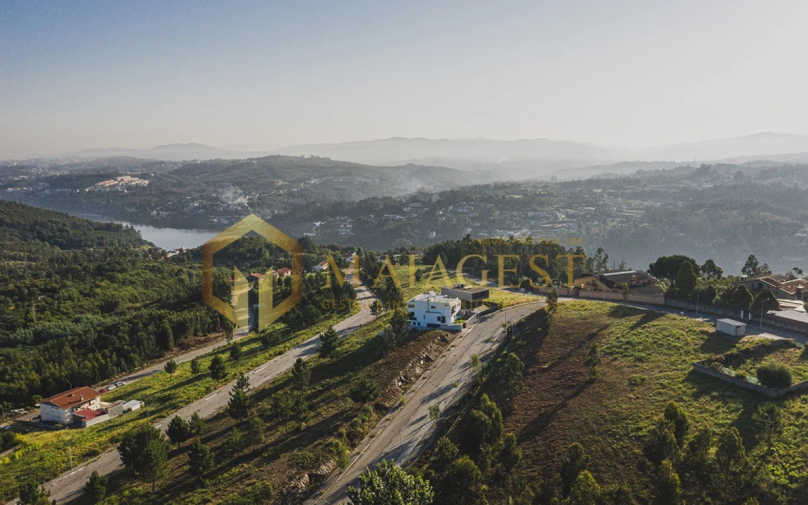 Moradia T4 para Venda em Sandim, Olival, Lever e Crestuma Foto 19