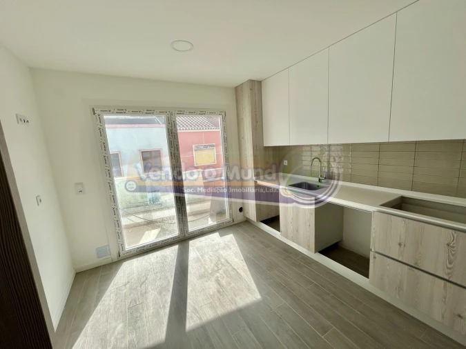 Apartamento T2 para Venda em Alhandra, São João dos Montes e Calhandriz Foto 3