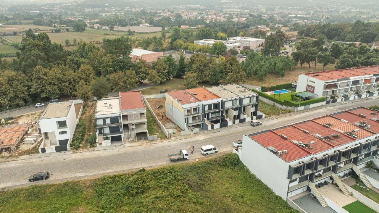 Moradia T4 para Venda em Merelim (São Paio), Panoias e Parada de Tibães Foto 11