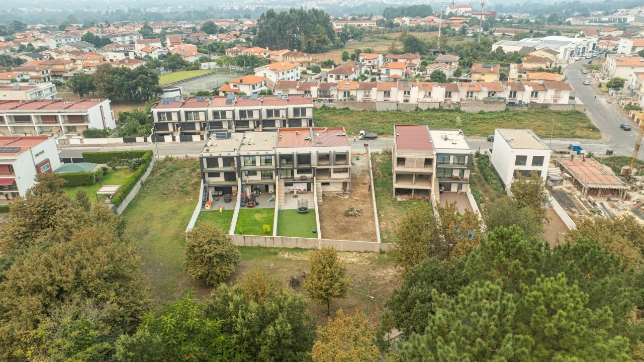 Moradia T4 para Venda em Merelim (São Paio), Panoias e Parada de Tibães Foto 16