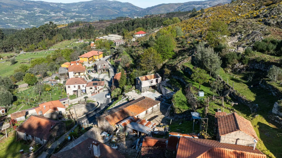 Moradia T3 para Venda em Gondoriz Foto 14