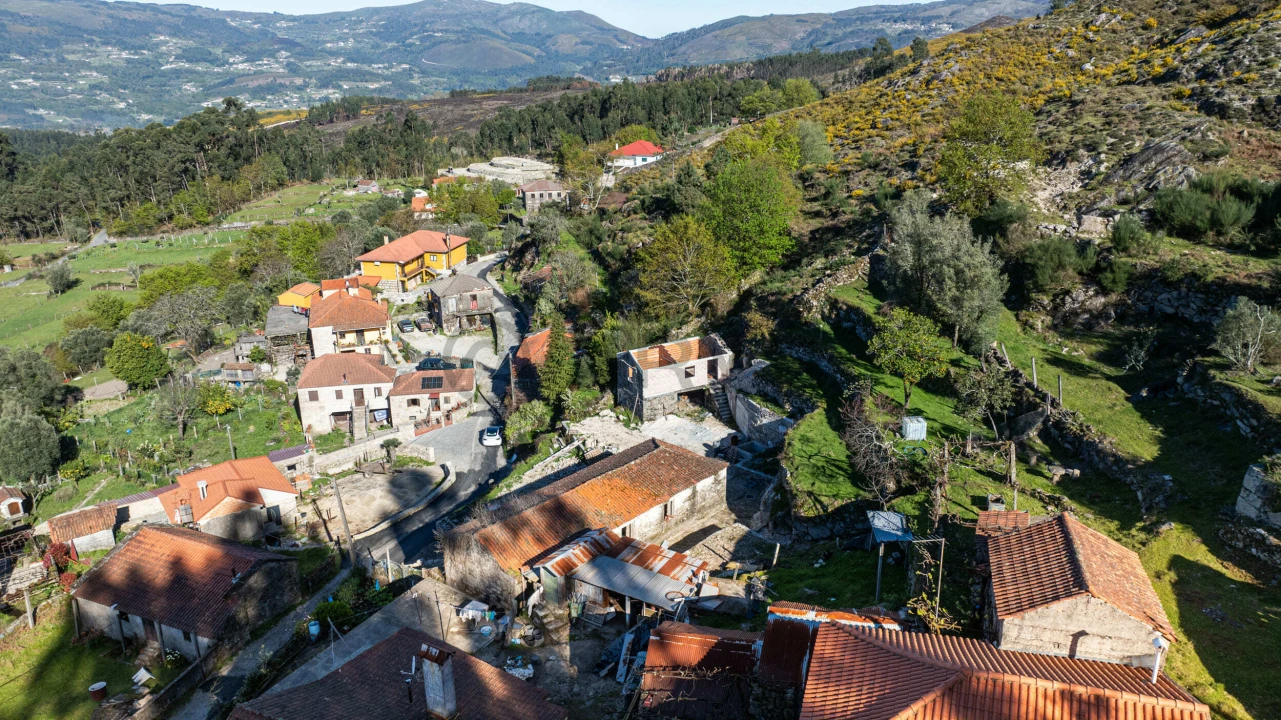 Moradia T3 para Venda em Gondoriz Foto 14