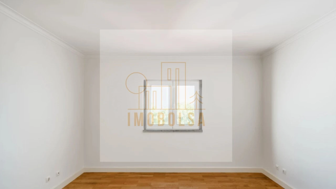 Moradia T5 para Venda em Carcavelos e Parede Foto 3