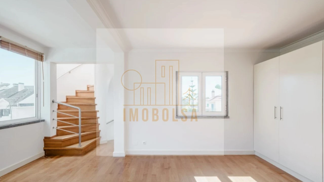 Moradia T5 para Venda em Carcavelos e Parede Foto 24