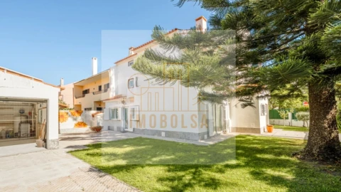 Moradia T5 para Venda em Carcavelos e Parede