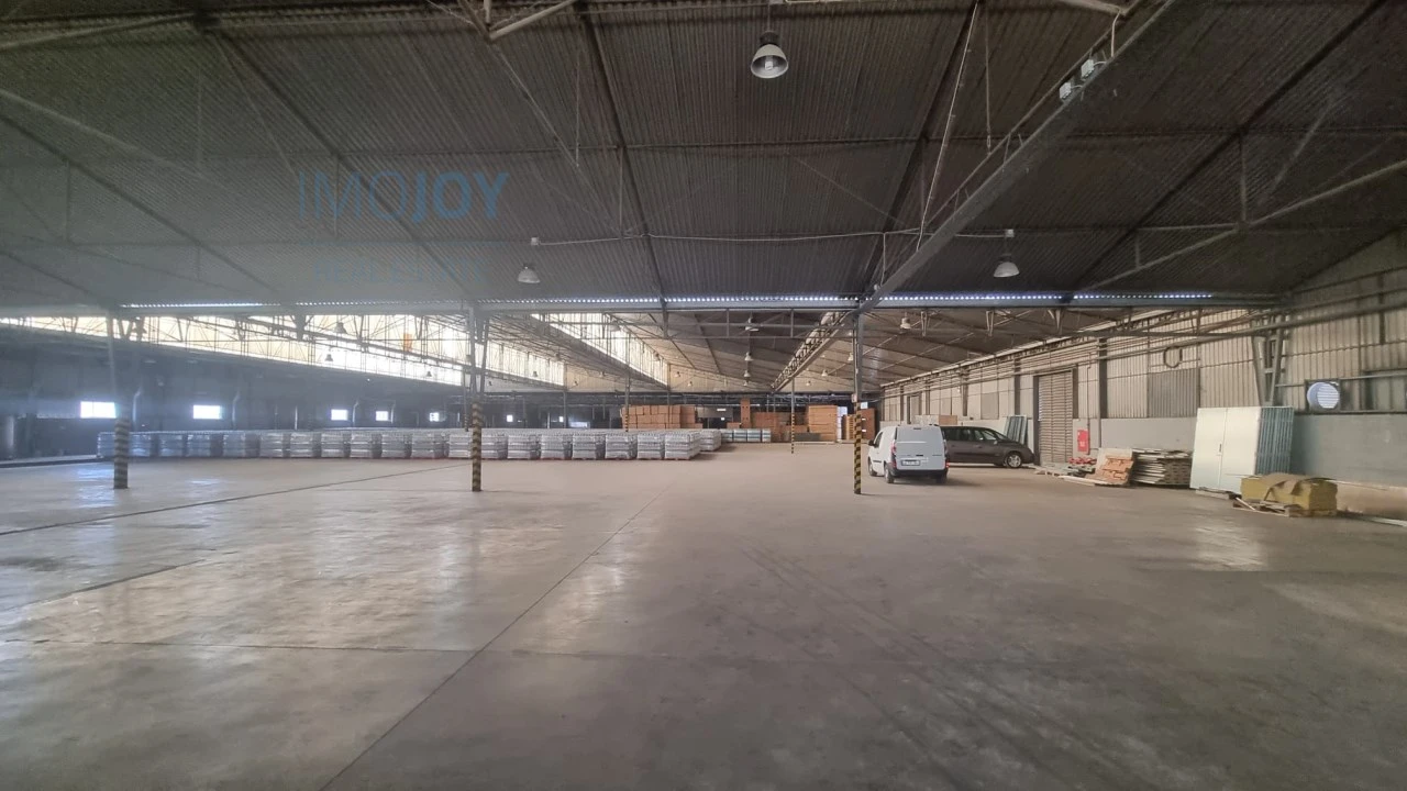 Armazém para Arrendamento em Sado Foto 3