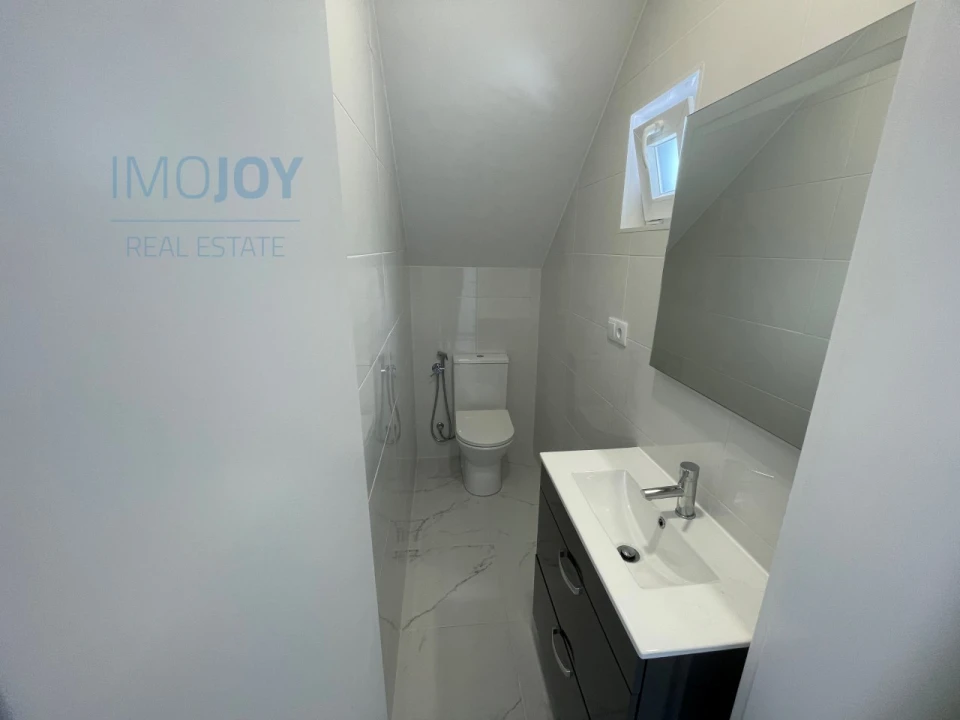 Moradia T7 para Venda em Carnaxide e Queijas Foto 8