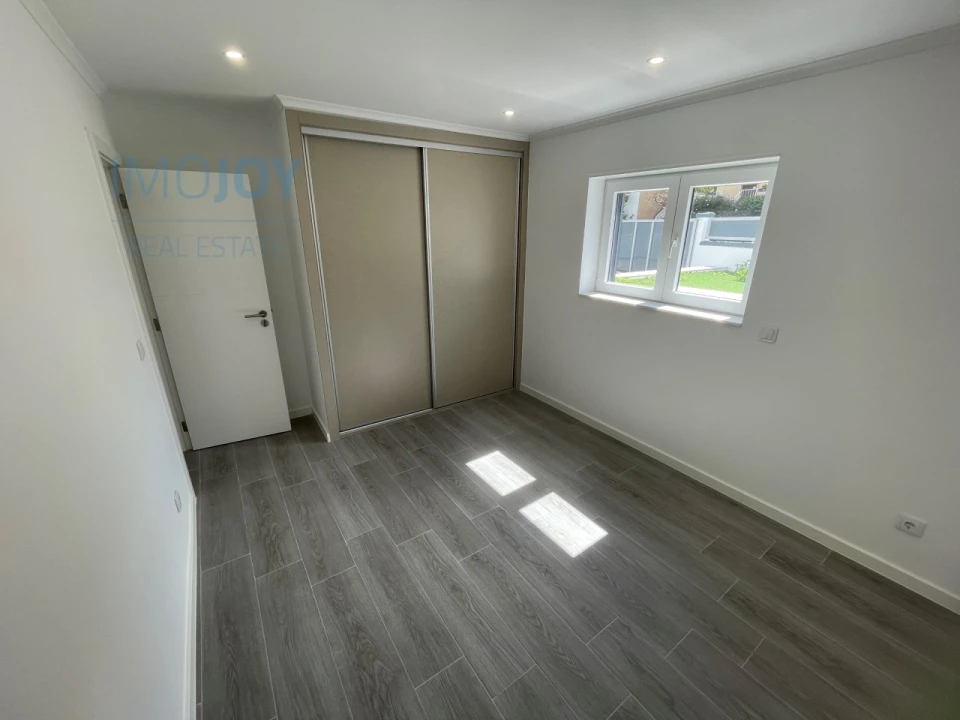 Moradia T7 para Venda em Carnaxide e Queijas Foto 11