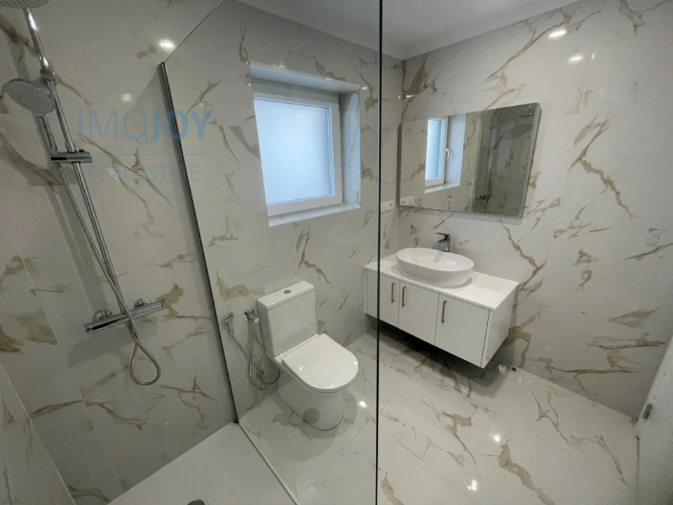 Moradia T7 para Venda em Carnaxide e Queijas Foto 20