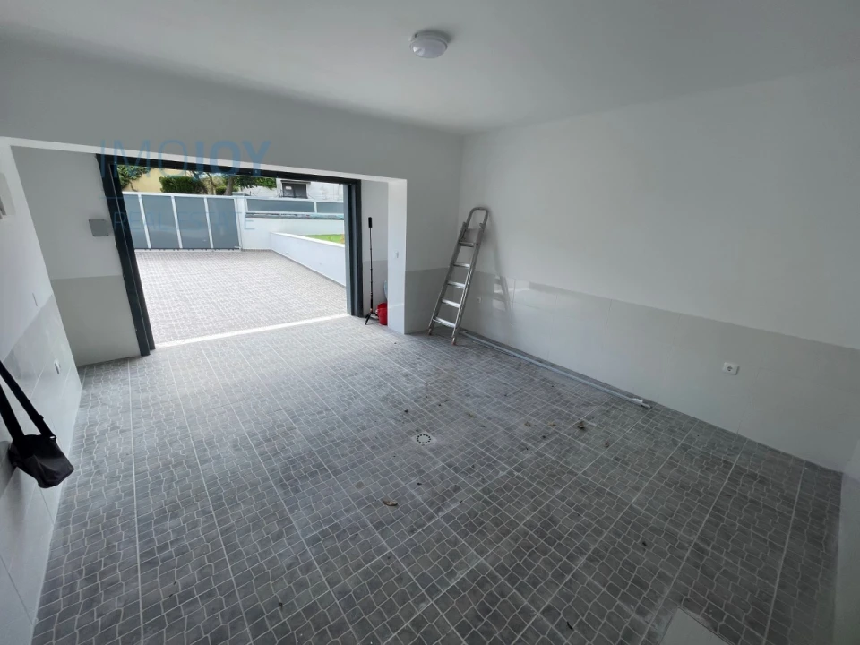 Moradia T7 para Venda em Carnaxide e Queijas Foto 24