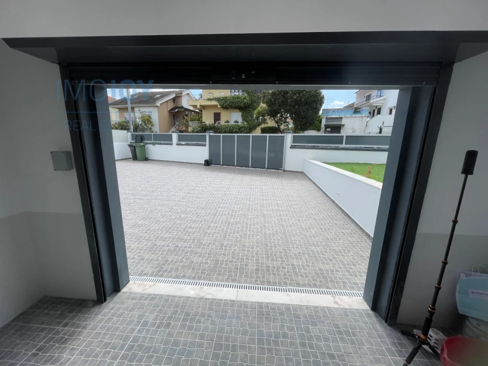 Moradia T7 para Venda em Carnaxide e Queijas Foto 60