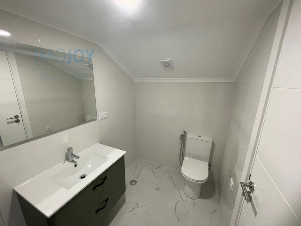 Moradia T7 para Venda em Carnaxide e Queijas Foto 33