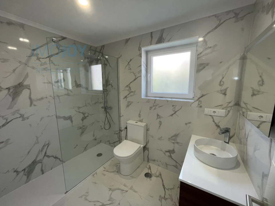 Moradia T7 para Venda em Carnaxide e Queijas Foto 46