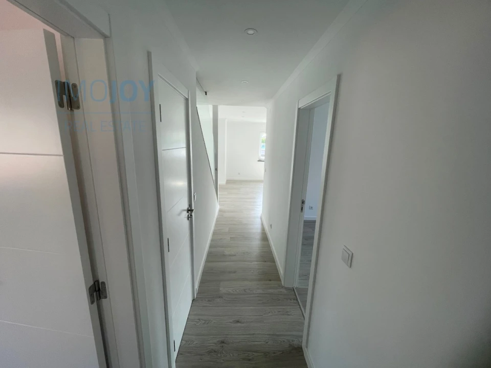Moradia T7 para Venda em Carnaxide e Queijas Foto 35