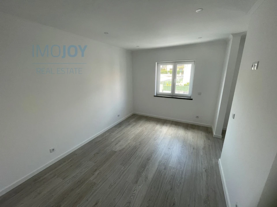 Moradia T7 para Venda em Carnaxide e Queijas Foto 37