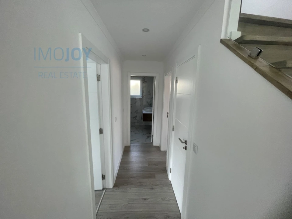 Moradia T7 para Venda em Carnaxide e Queijas Foto 34