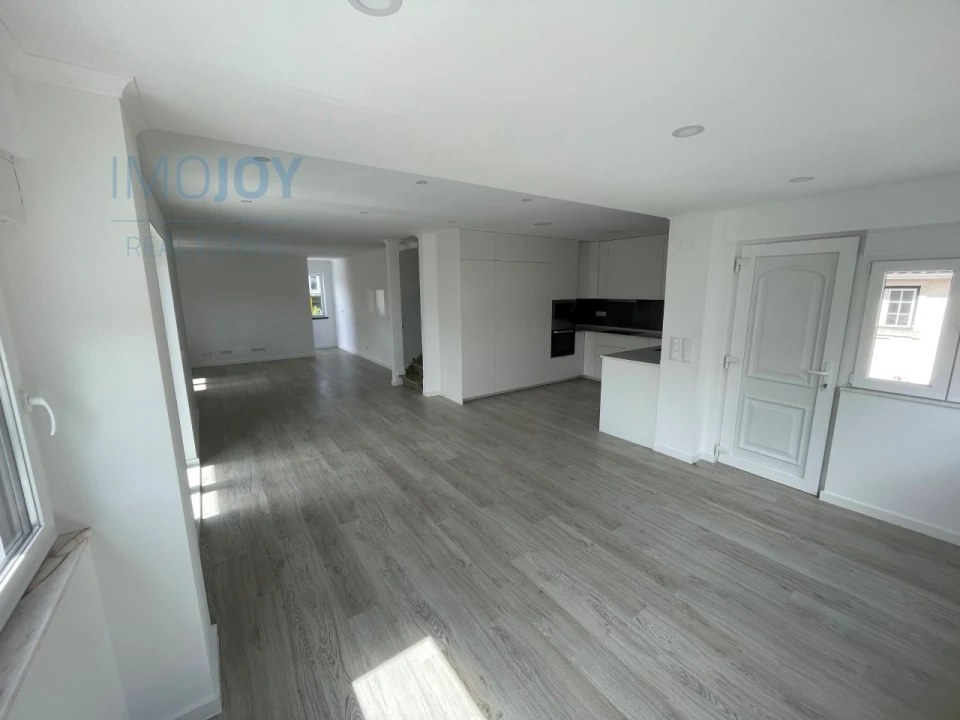 Moradia T7 para Venda em Carnaxide e Queijas Foto 29