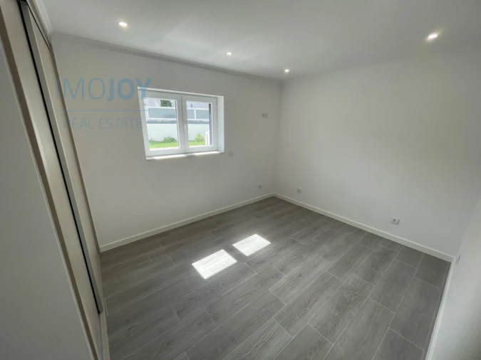 Moradia T7 para Venda em Carnaxide e Queijas Foto 12