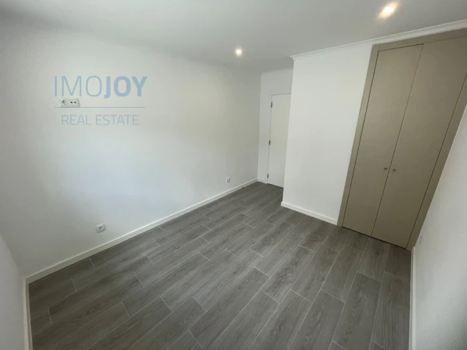 Moradia T7 para Venda em Carnaxide e Queijas Foto 14