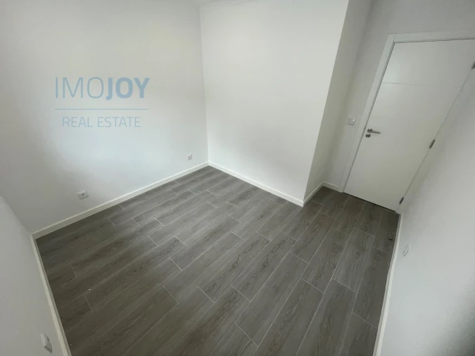 Moradia T7 para Venda em Carnaxide e Queijas Foto 16