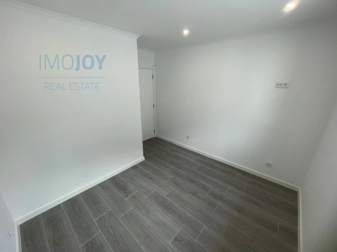 Moradia T7 para Venda em Carnaxide e Queijas Foto 17