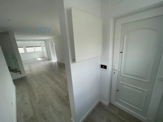 Moradia T7 para Venda em Carnaxide e Queijas Foto 27