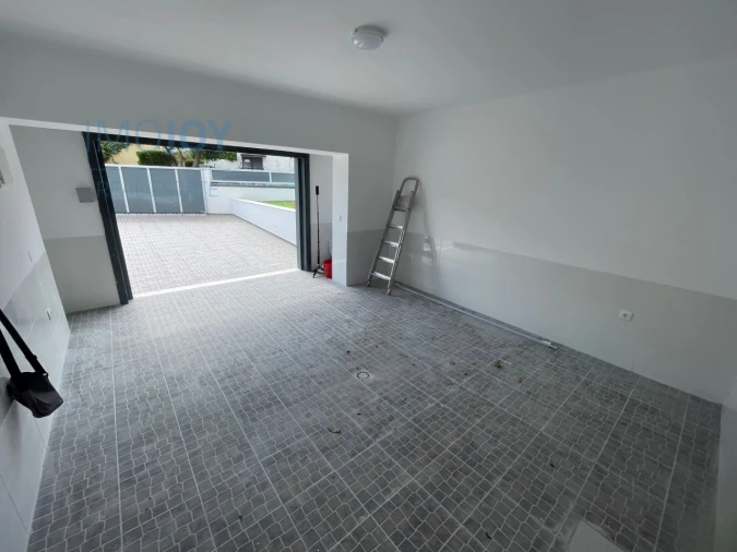 Moradia T7 para Venda em Carnaxide e Queijas Foto 24