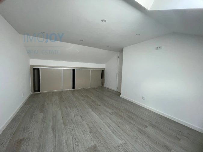 Moradia T7 para Venda em Carnaxide e Queijas Foto 50