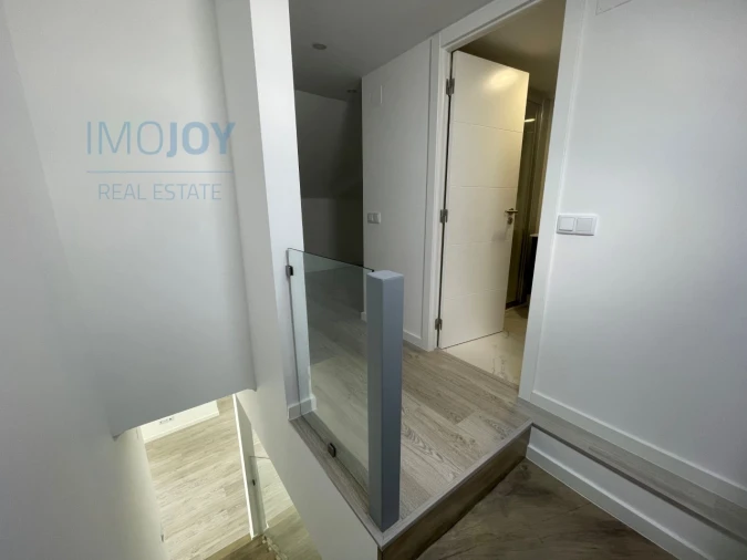 Moradia T7 para Venda em Carnaxide e Queijas Foto 48