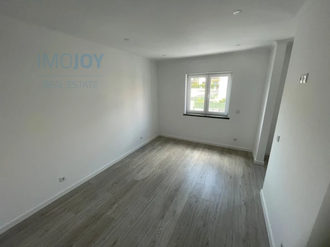 Moradia T7 para Venda em Carnaxide e Queijas Foto 37