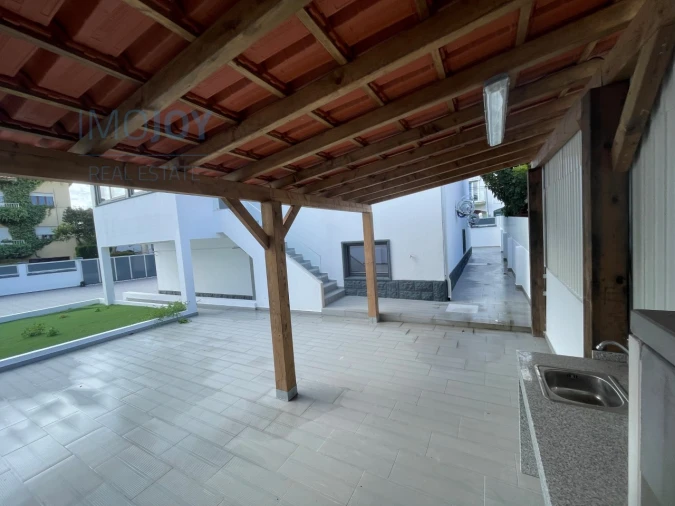 Moradia T7 para Venda em Carnaxide e Queijas Foto 59