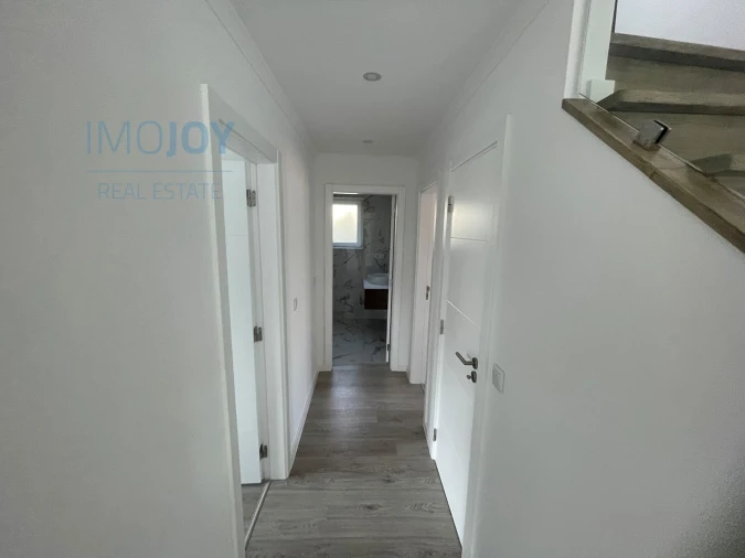 Moradia T7 para Venda em Carnaxide e Queijas Foto 34