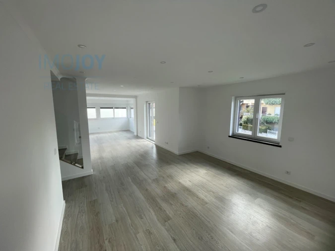 Moradia T7 para Venda em Carnaxide e Queijas Foto 30