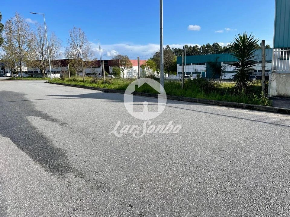 Terreno Comércio / Armazém para Venda em Coronado (São Romão e São Mamede) Foto 1