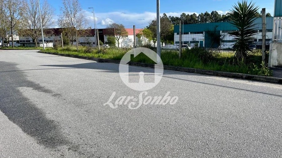 Terreno Comércio / Armazém para Venda em Coronado (São Romão e São Mamede)