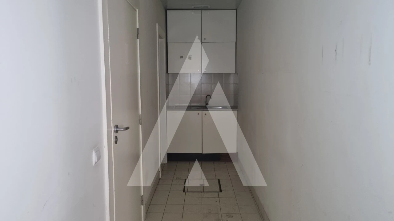 Loja para Venda em Maceira Foto 22