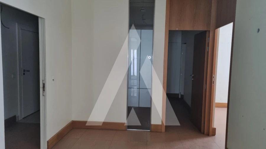 Loja para Venda em Maceira Foto 14