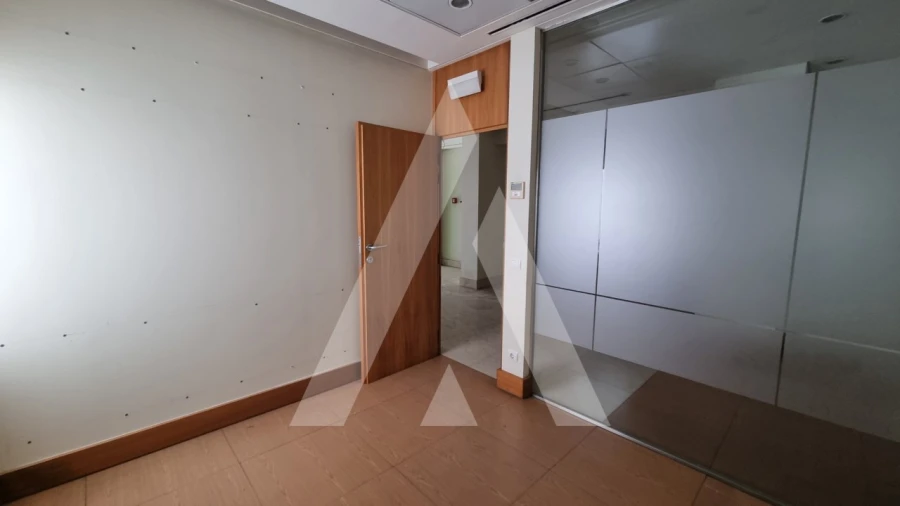 Loja para Venda em Maceira Foto 40