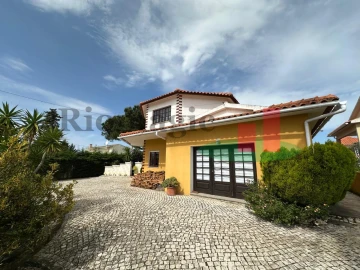 Moradia T3 para Venda em Nadadouro