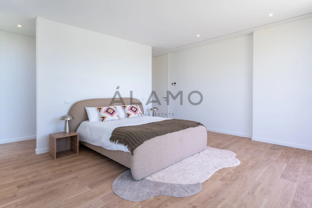 Moradia T4 para Venda em Almancil Foto 18