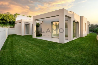 Moradia T4 para Venda em Almancil