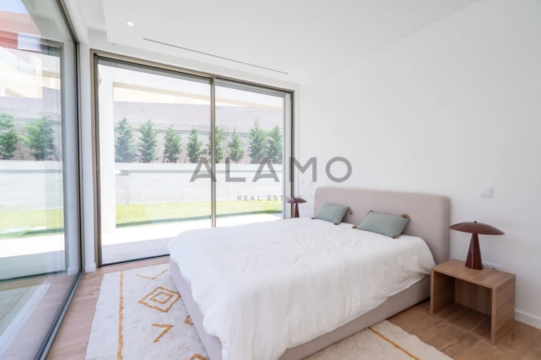 Moradia T4 para Venda em Almancil Foto 17