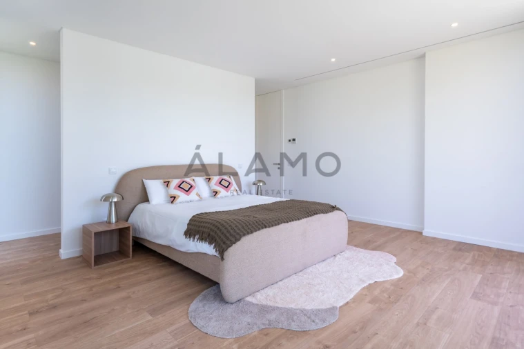 Moradia T4 para Venda em Almancil Foto 18