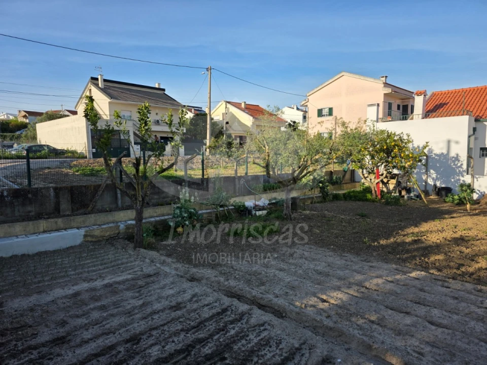 Terreno para Venda em Santa Iria de Azoia, São João da Talha e Bobadela Foto 1
