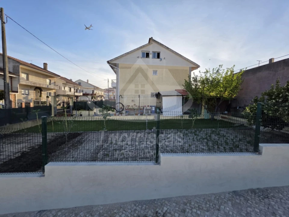 Prédio para Venda em Santa Iria de Azoia, São João da Talha e Bobadela Foto 9
