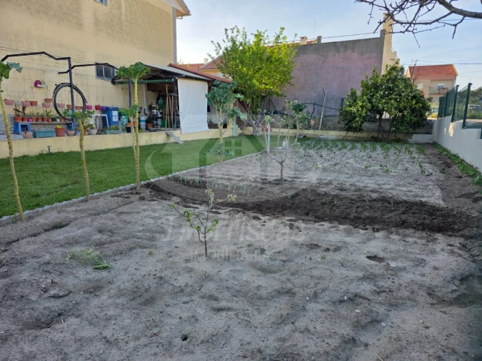 Prédio para Venda em Santa Iria de Azoia, São João da Talha e Bobadela Foto 8
