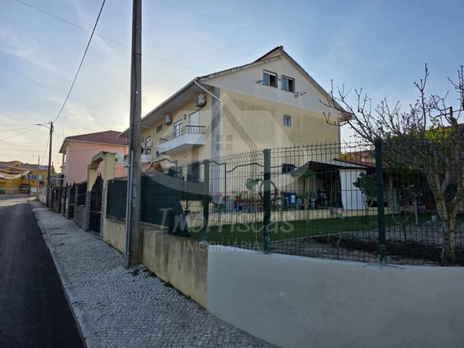 Prédio para Venda em Santa Iria de Azoia, São João da Talha e Bobadela Foto 5