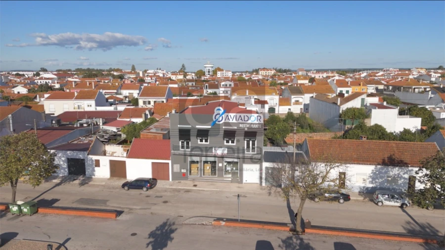 Negócio para Venda em Almeirim Foto 1