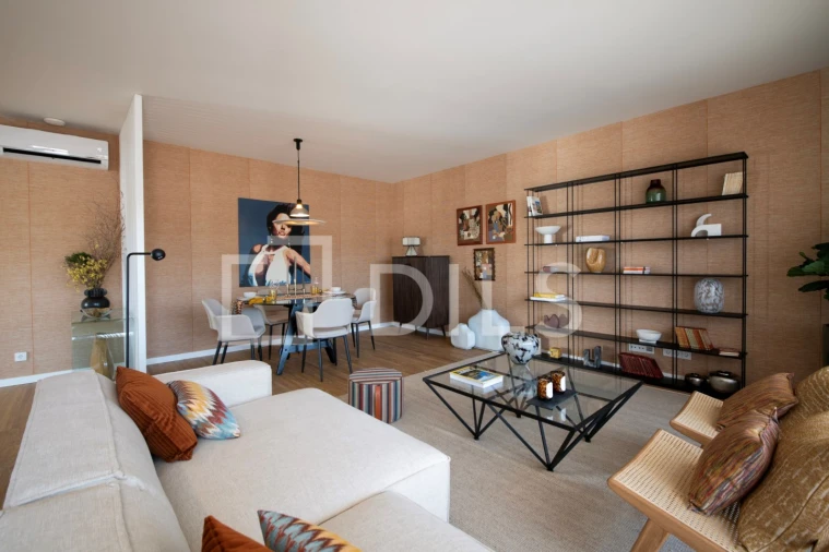 Apartamento T4 para Venda em Santo António dos Cavaleiros e Frielas Foto 1