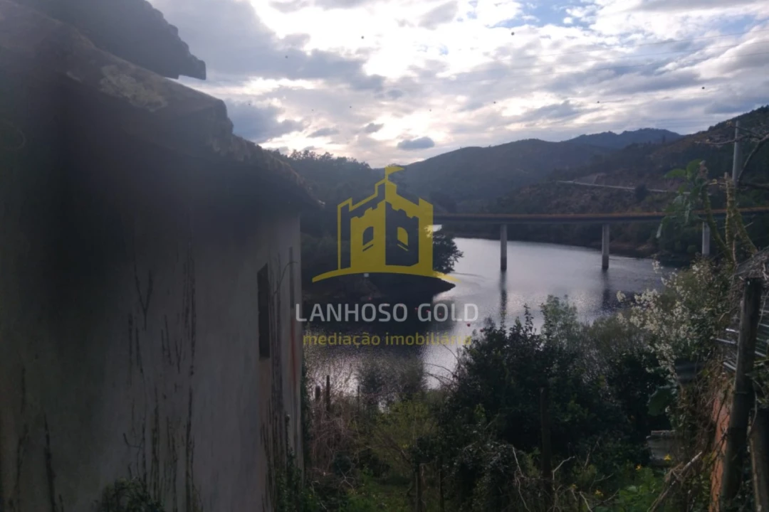 Terreno para Venda em Ferral Foto 16